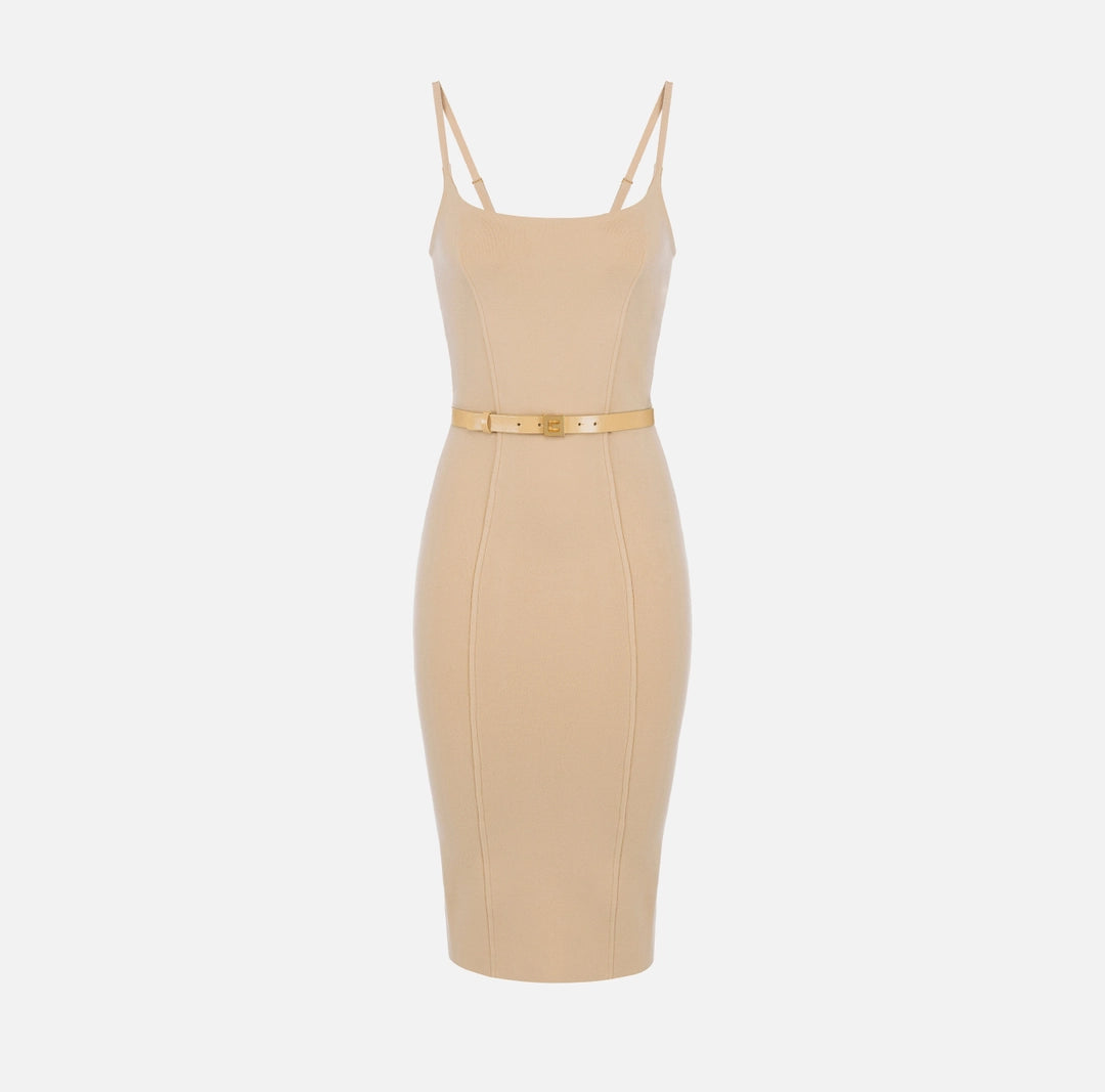 Knitted dress with belt