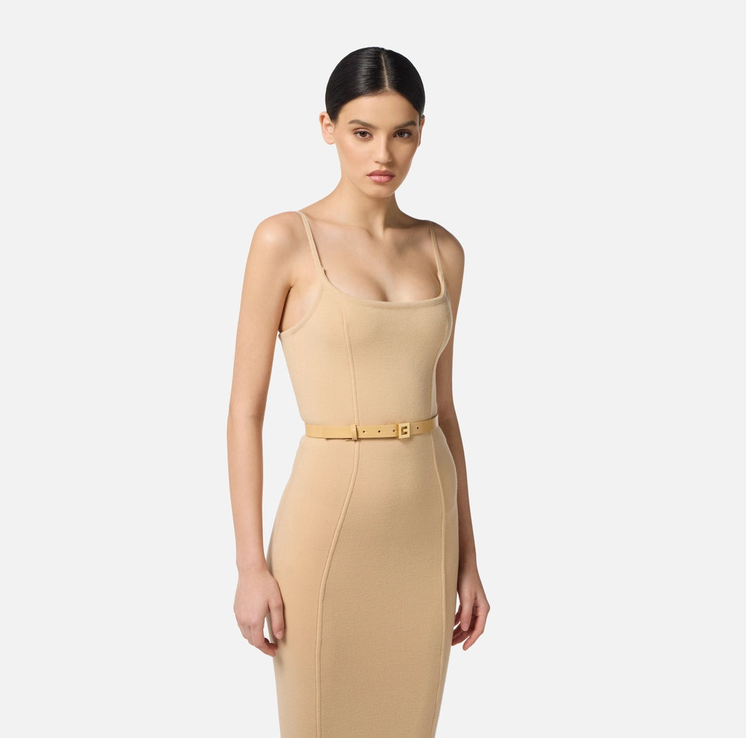 Knitted dress with belt