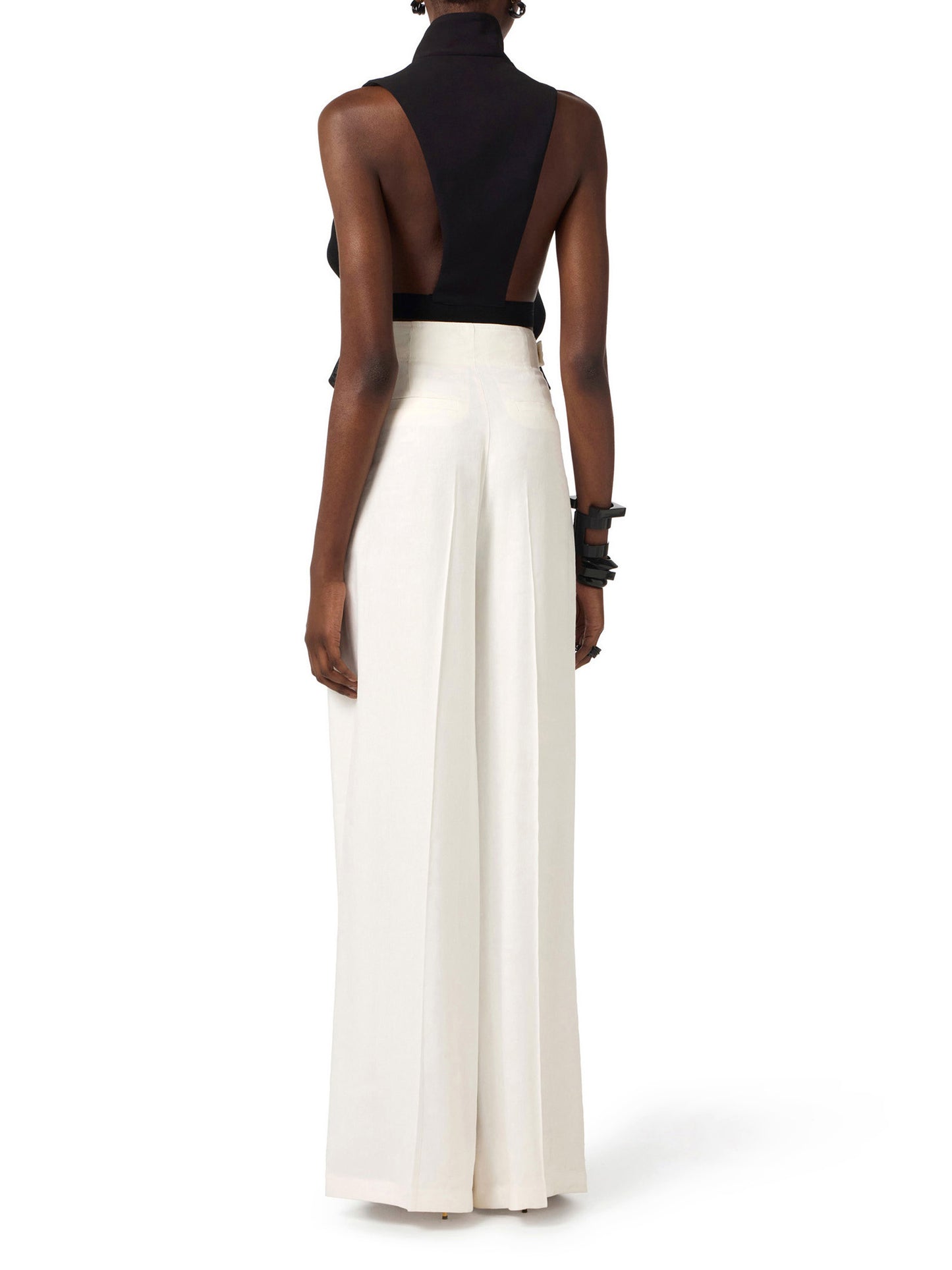 Waistcoat in lightweight crêpe fabric with satin lapels