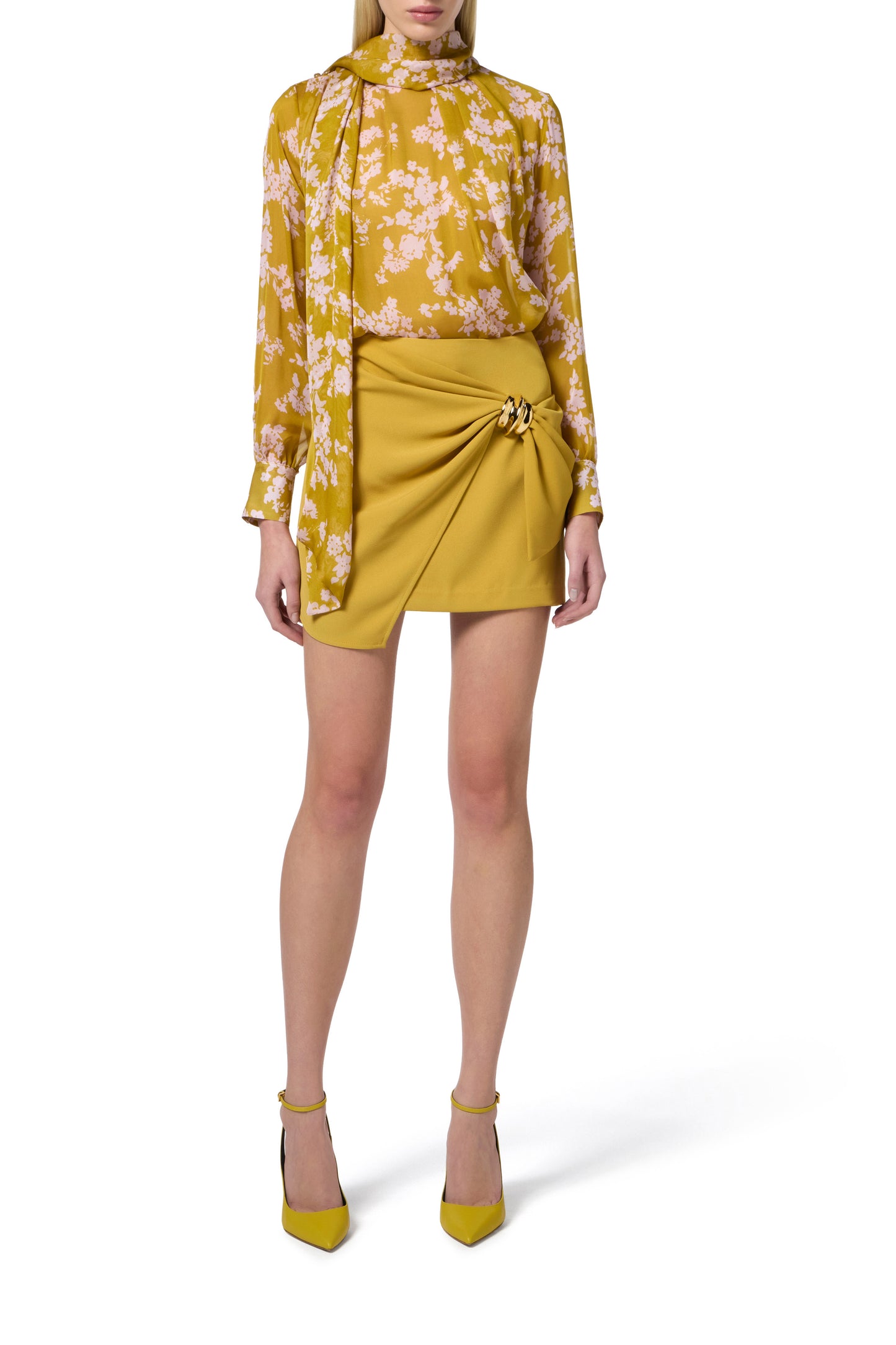 Flowing crêpe miniskirt with macro bow