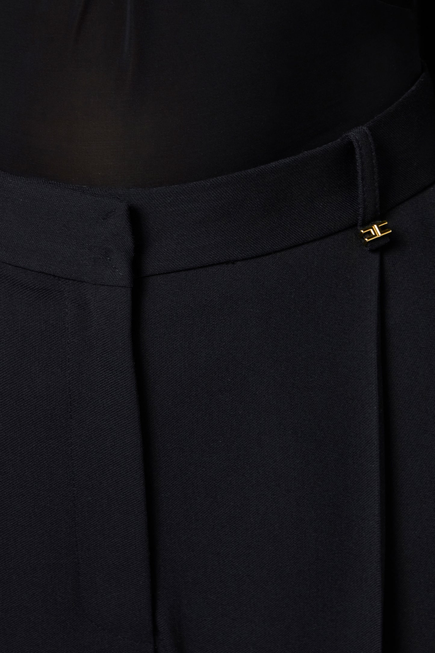 Lightweight cool wool trousers with darts