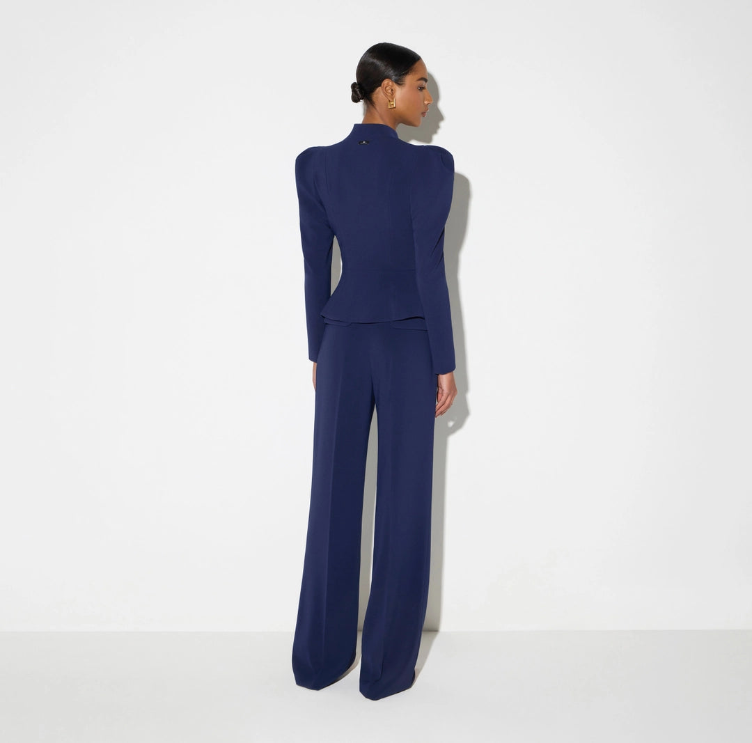 Trousers in lightweight crêpe fabric with belt