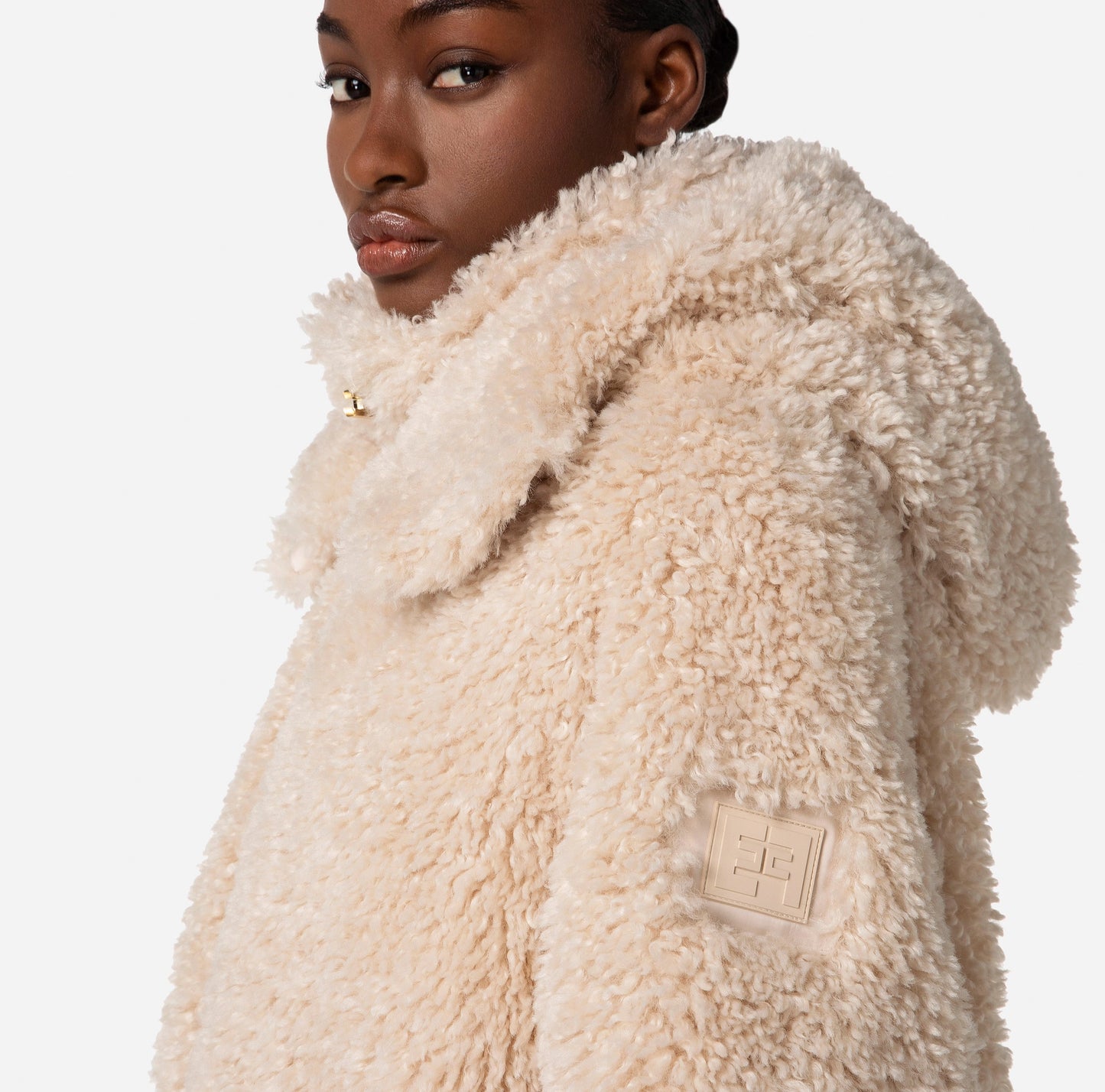 Oversized down jacket in satin voile with faux fur