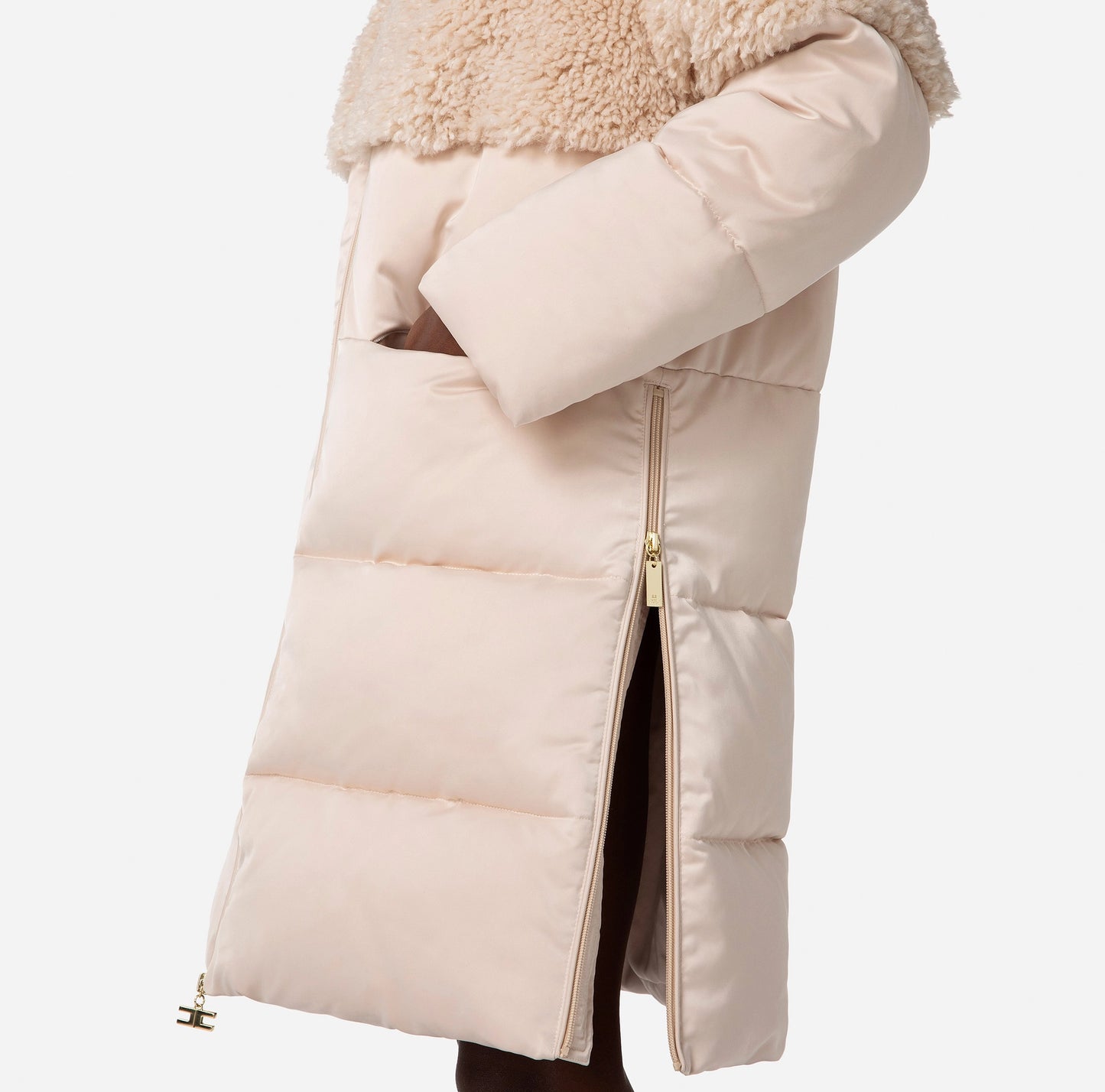 Oversized down jacket in satin voile with faux fur