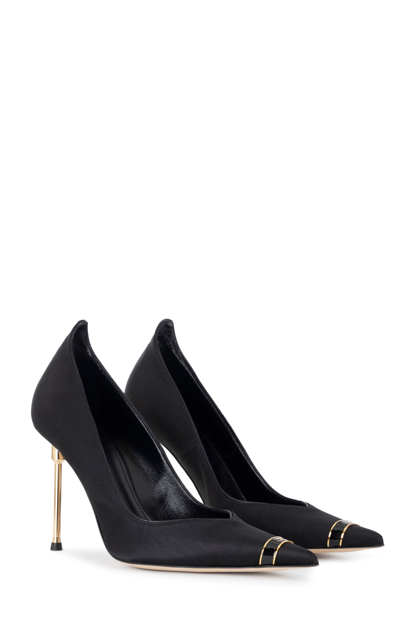 Pumps with sculpted heel