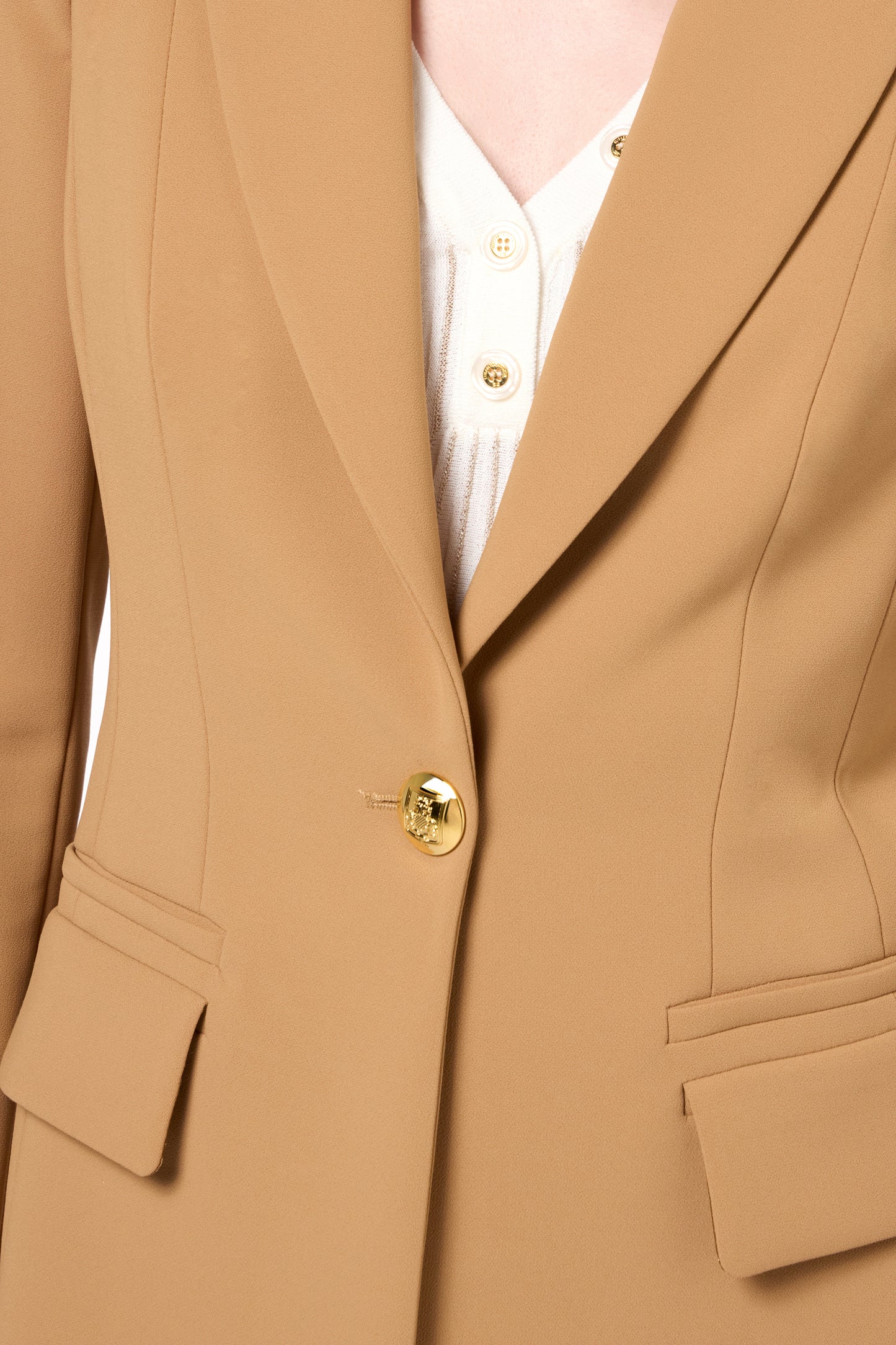 Stretch crêpe suit with fitted jacket and straight trousers