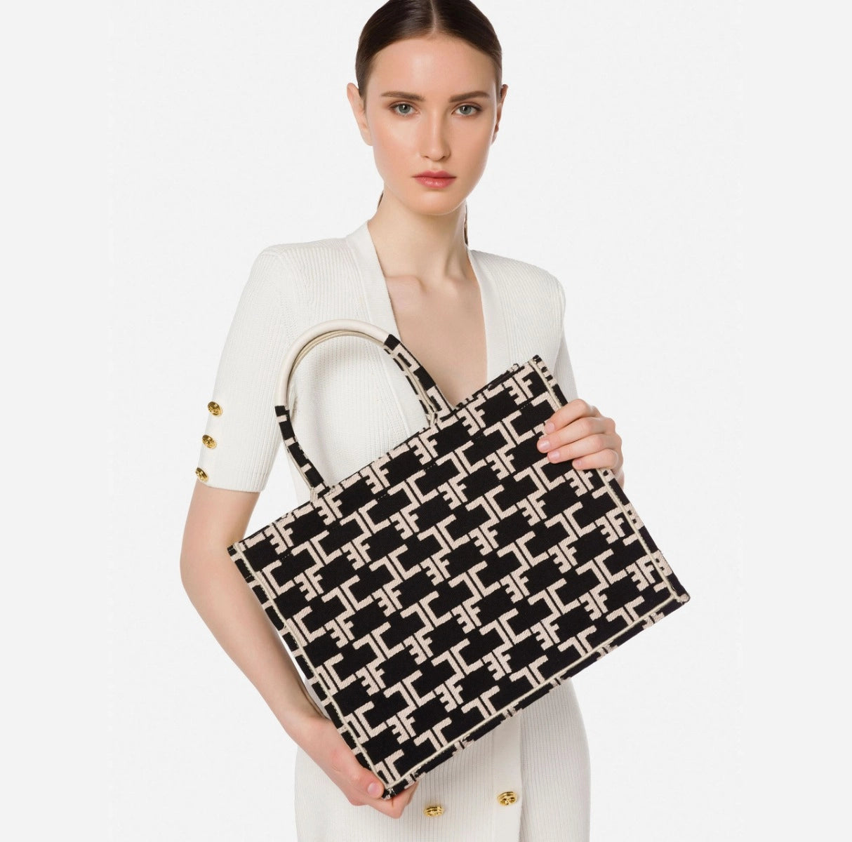 Monogram Tote Medium