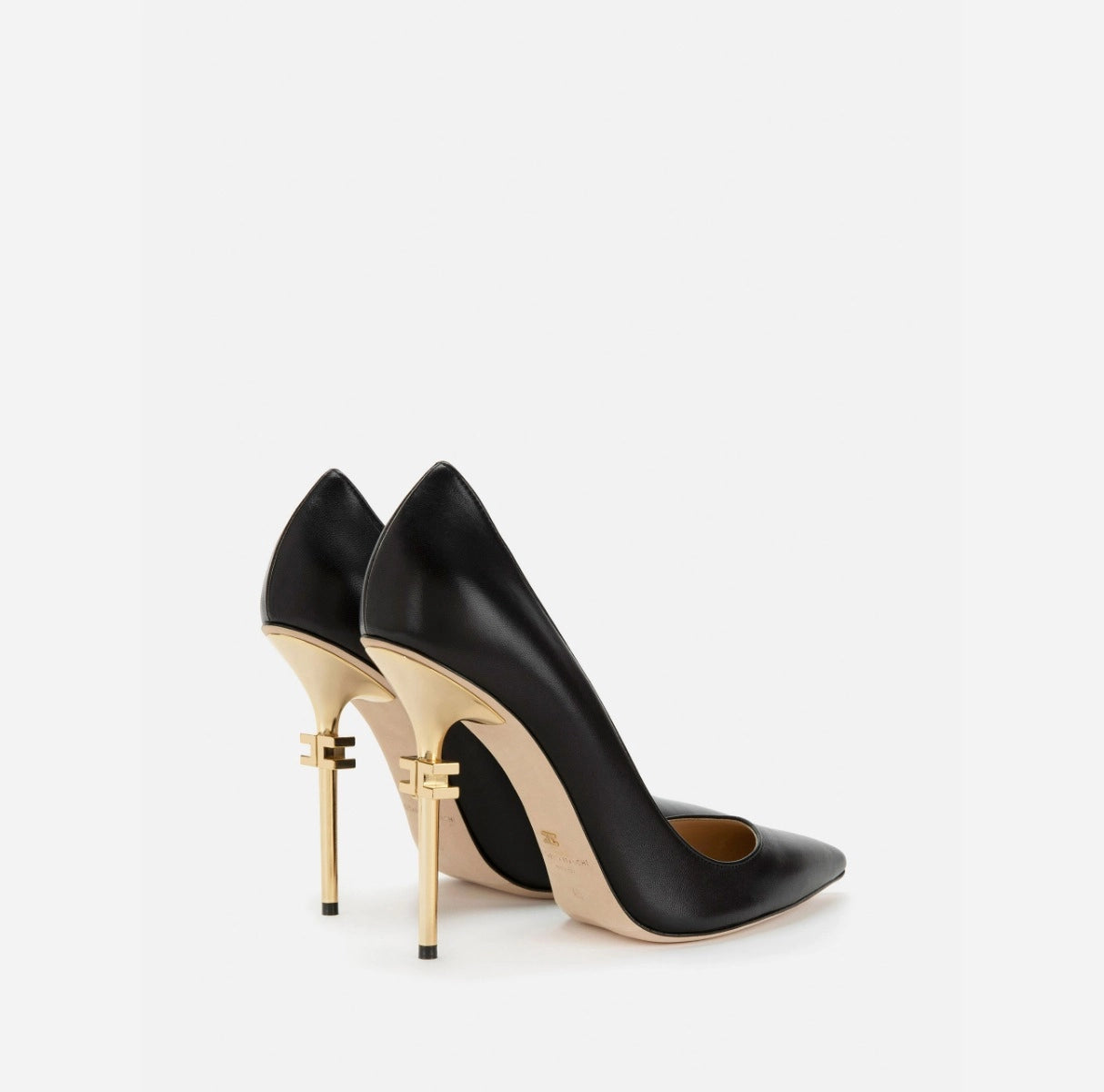 Décolleté With Branded Heel