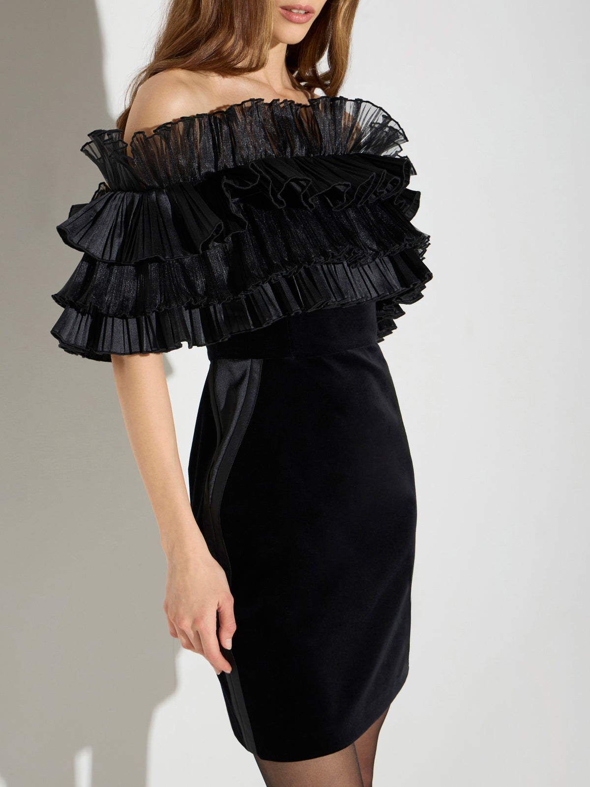 Dress in velvet fabric with flounces