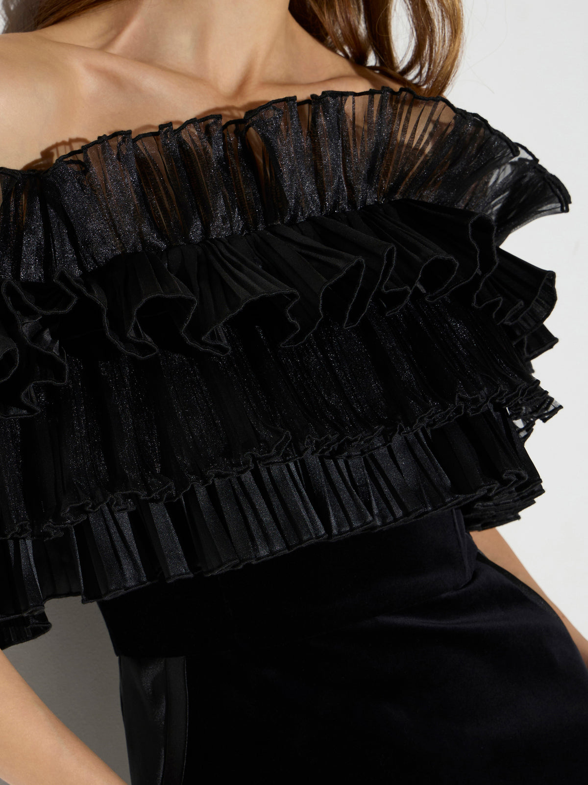 Dress in velvet fabric with flounces