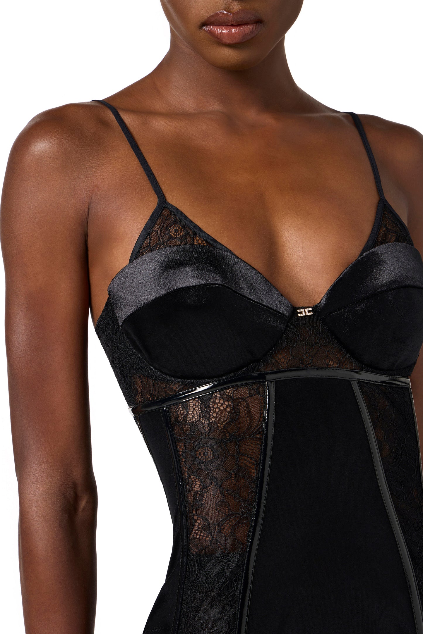 Dress in velvet and floral lace fabrics
