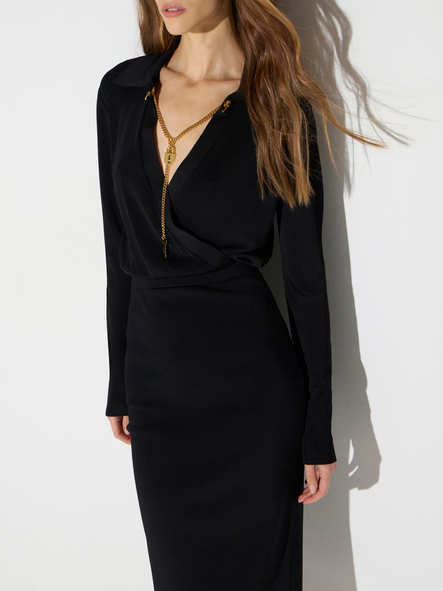 Viscose yarn dress with jewel chain