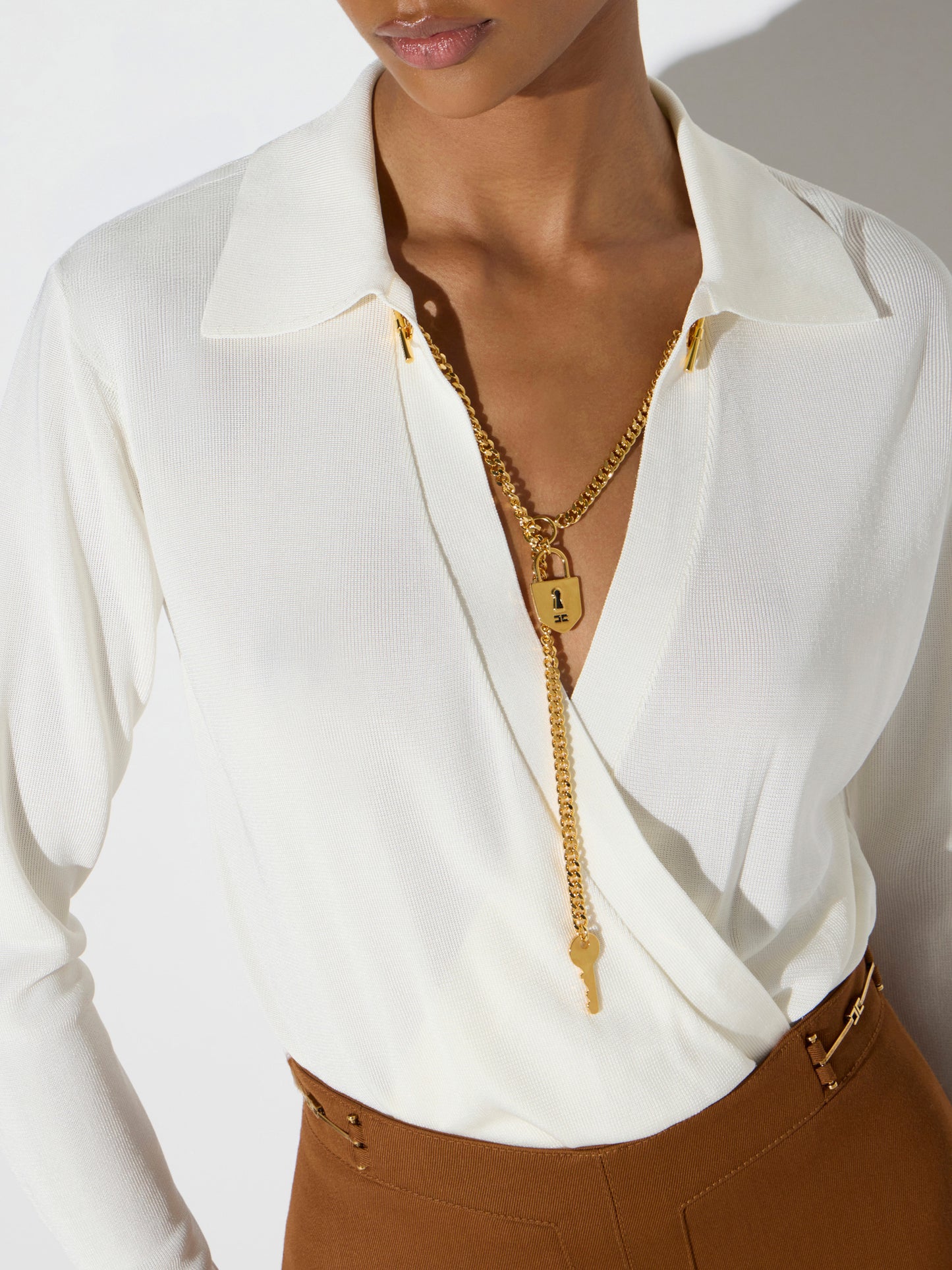 Viscose yarn bodysuit with jewel chain