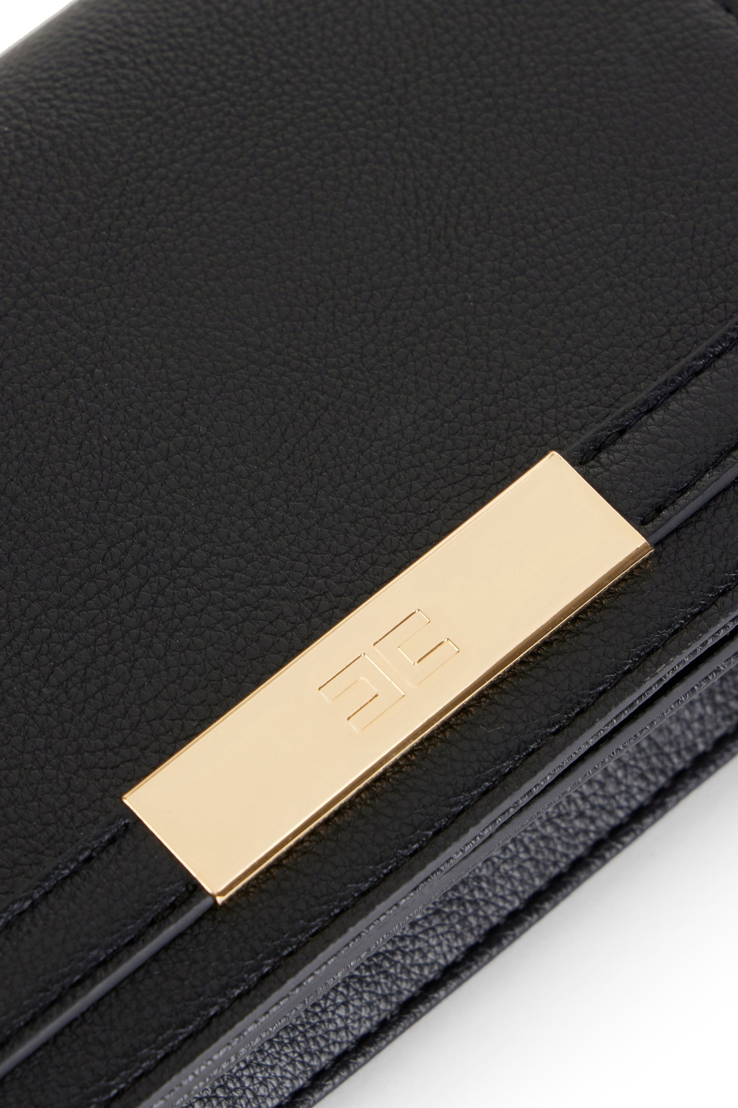 Shoulder bag with groumette chain