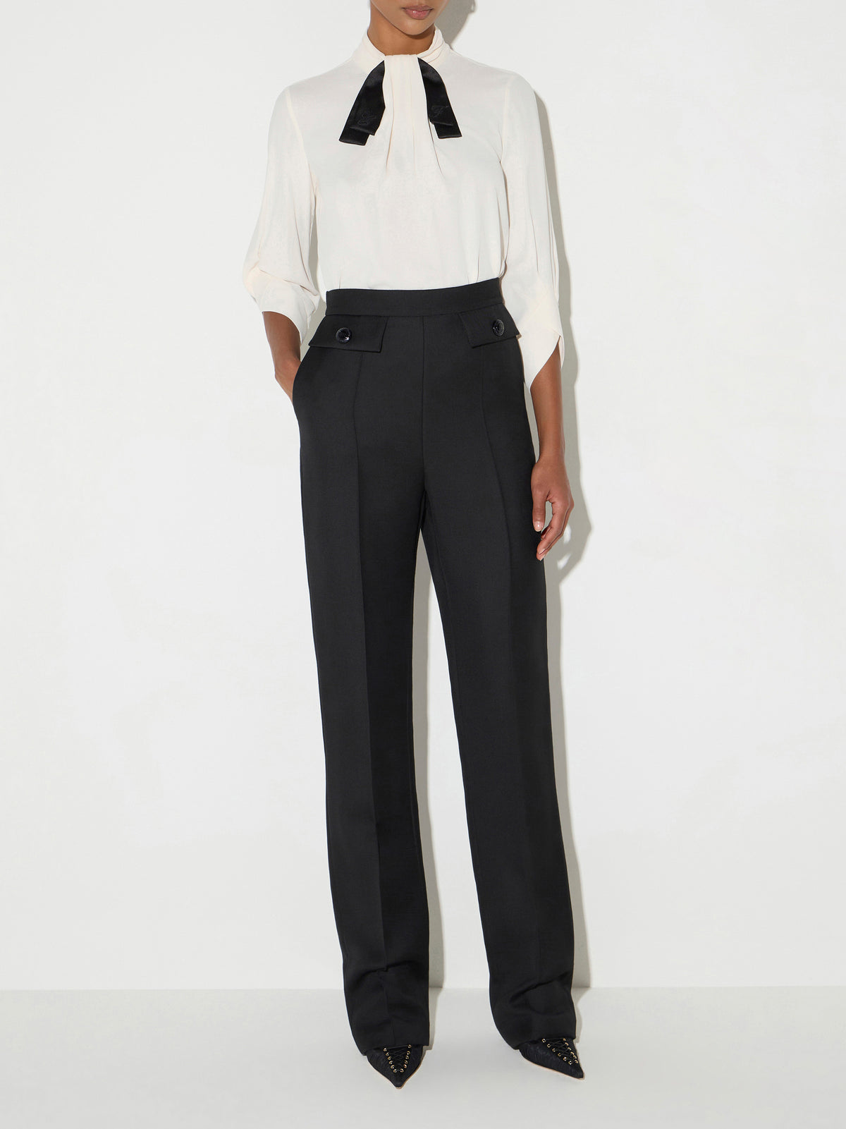 Blouse in georgette fabric with bow-tie