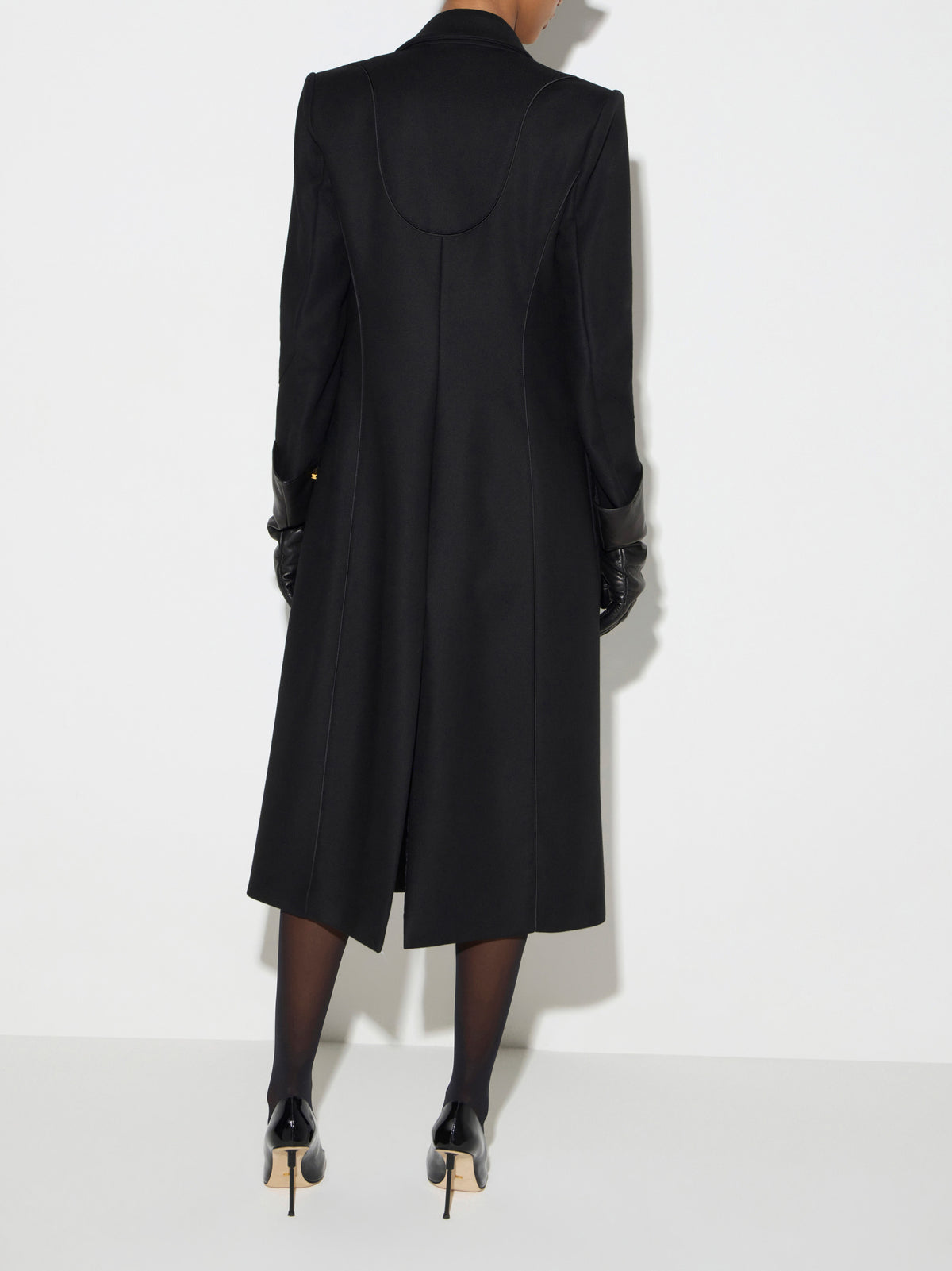 Coat in double layer crêpe fabric