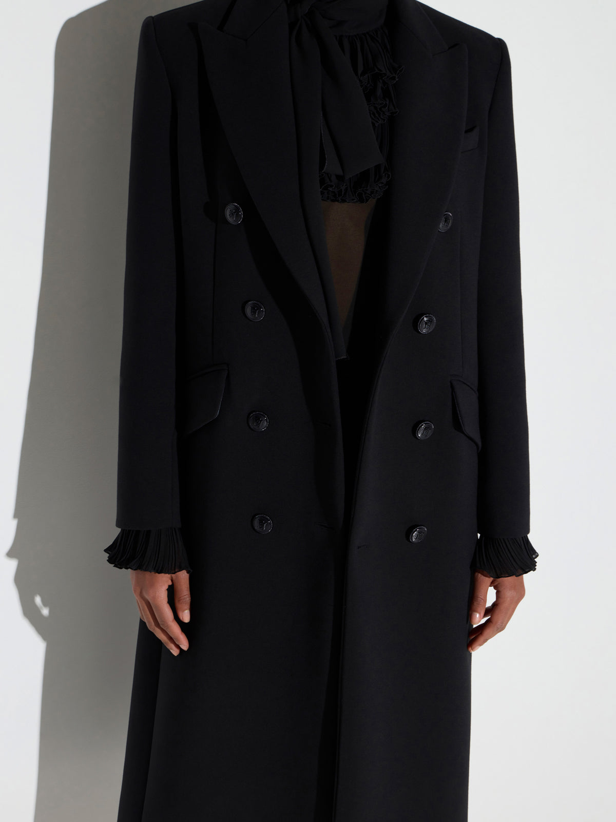 Coat in double layer crêpe fabric