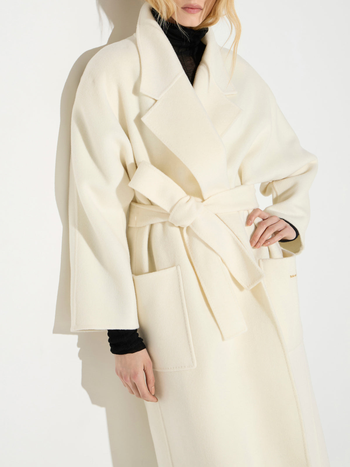 Coat in wool double cloth