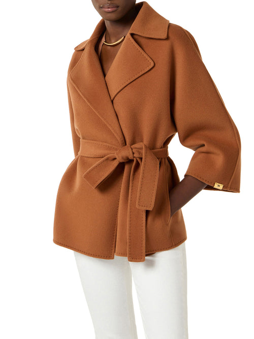 Coat in wool cloth