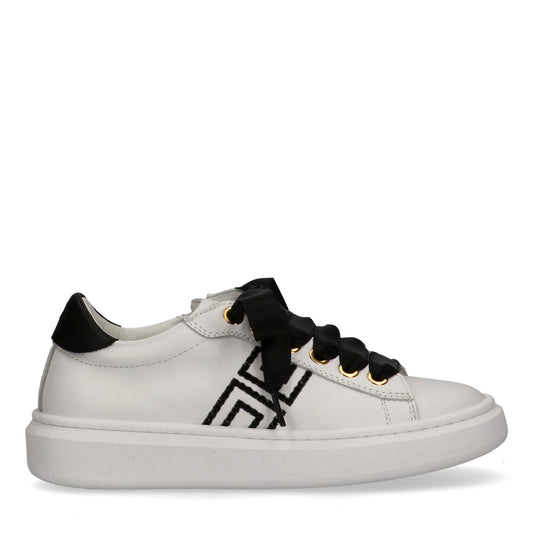 LOW CUT LACE-UP SNEAKERS