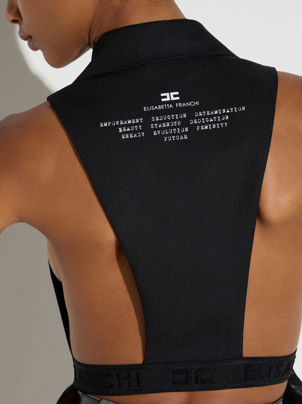 Wool vest with lettering print