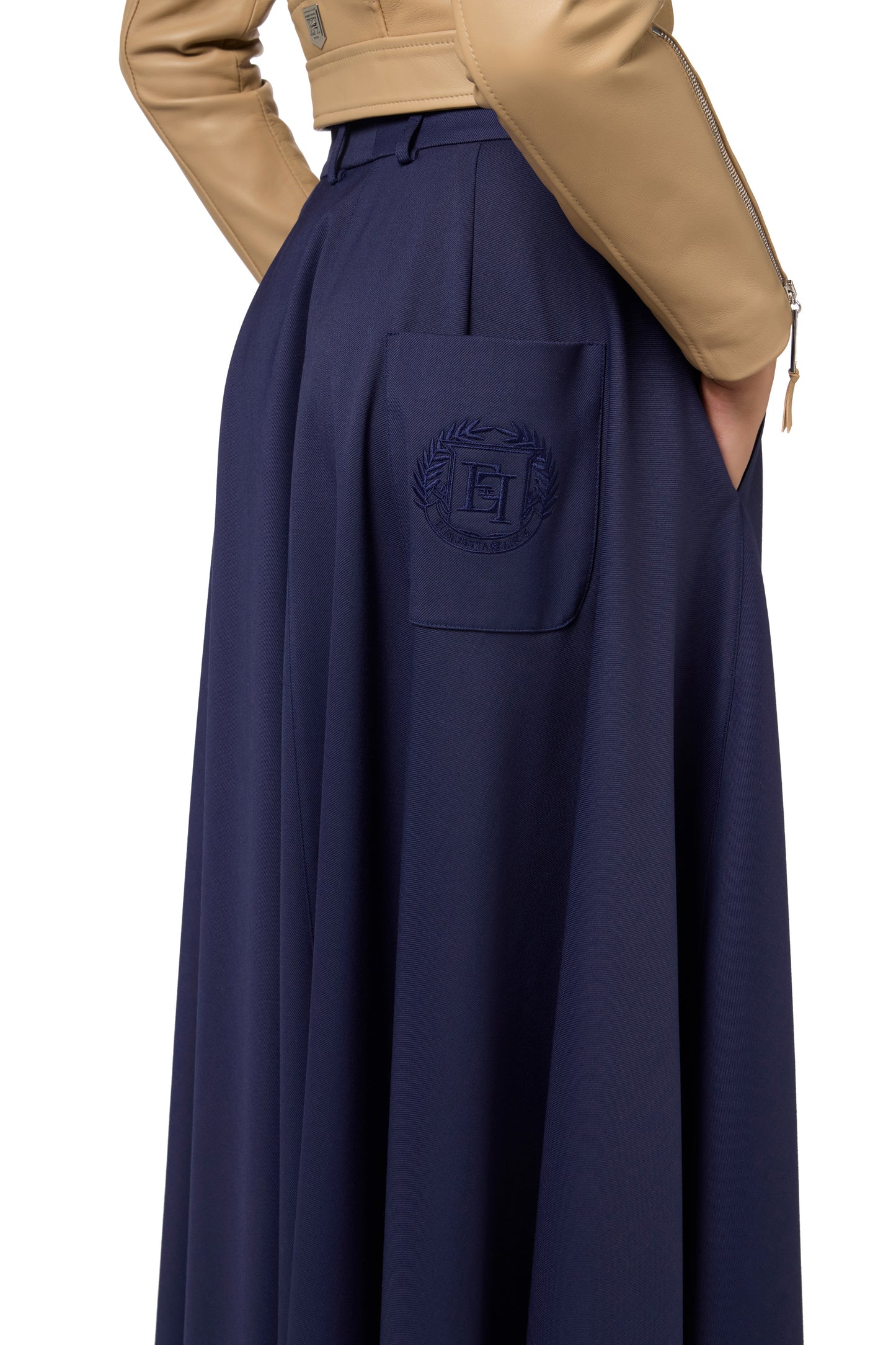 Cool wool midi skirt with emblem embroidery