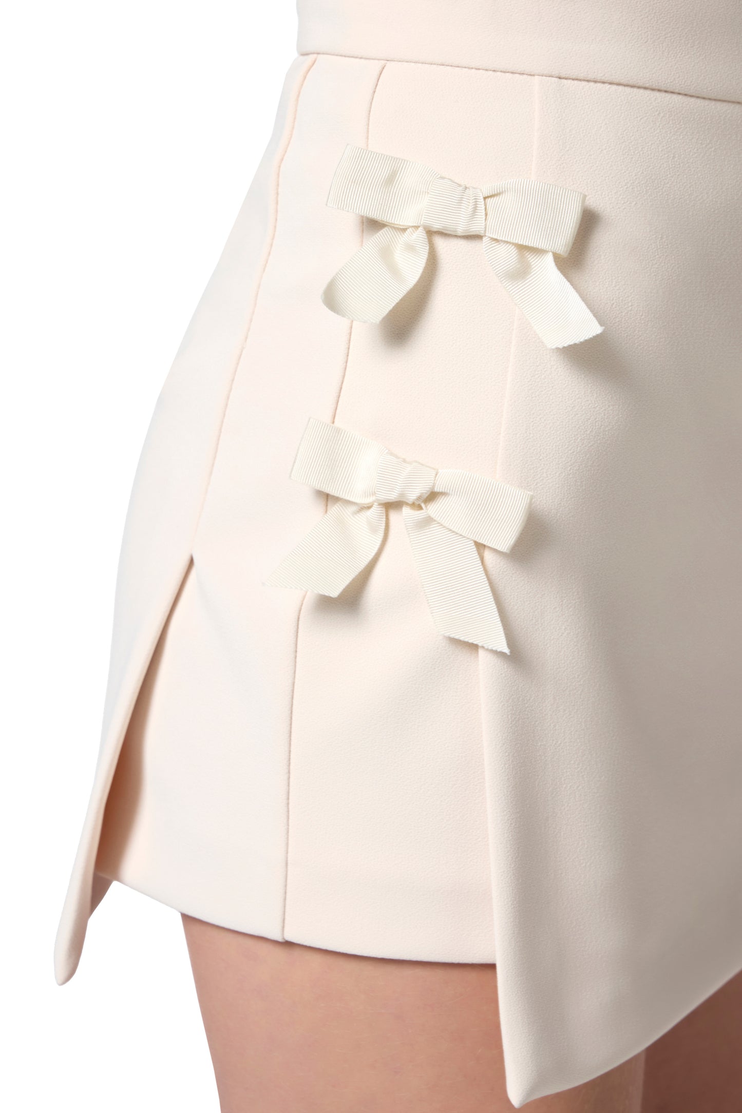 Crêpe skort with satin bows