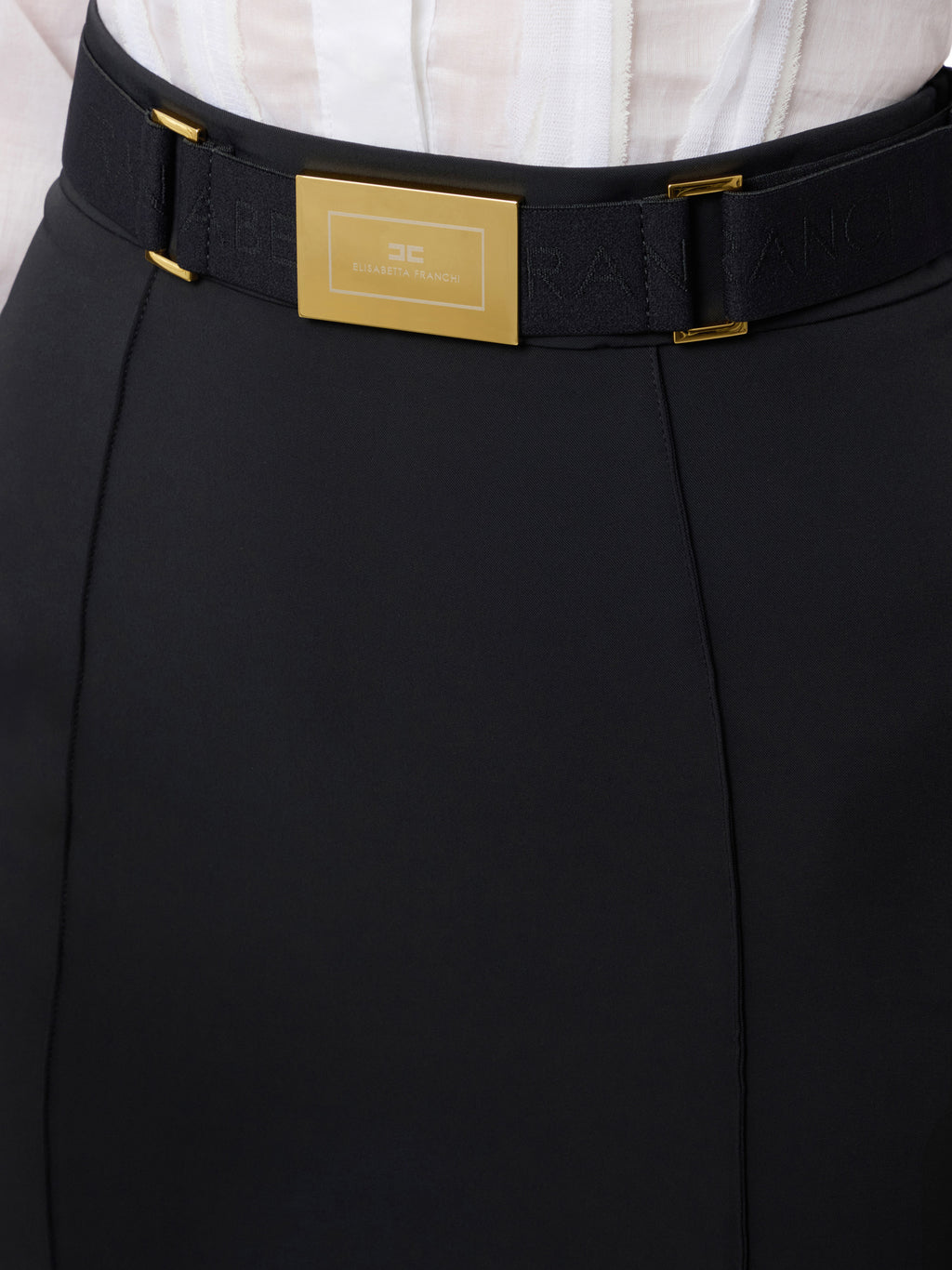 Skirt in technical bi-elastic fabric with belt