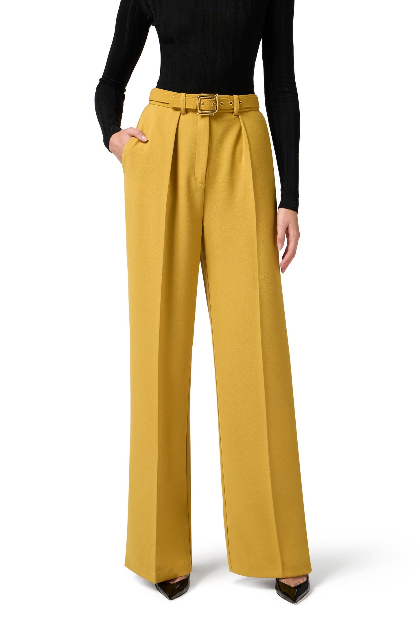 Trousers in lightweight crêpe fabric with belt