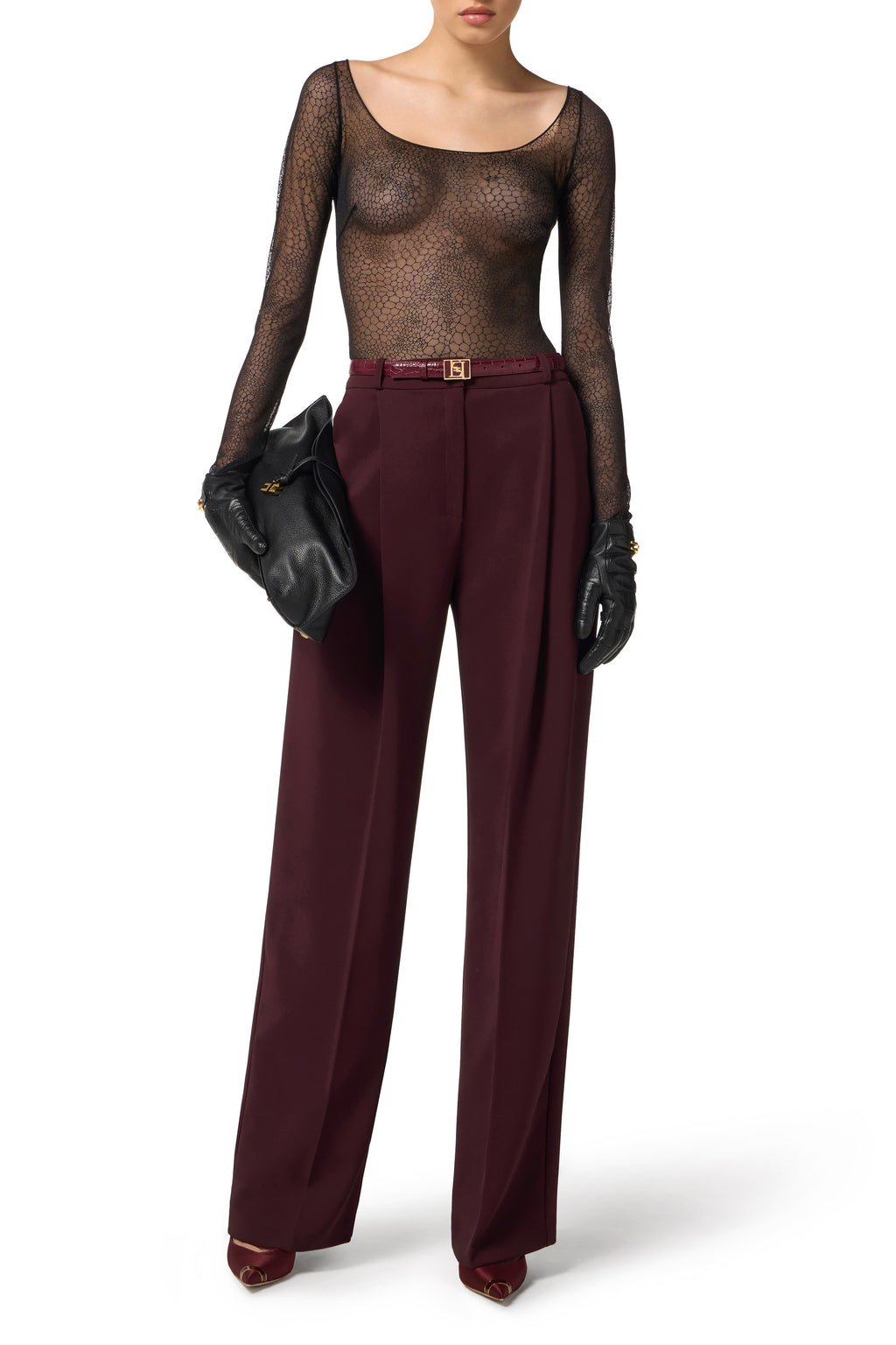 Trousers in lightweight crêpe fabric with darts