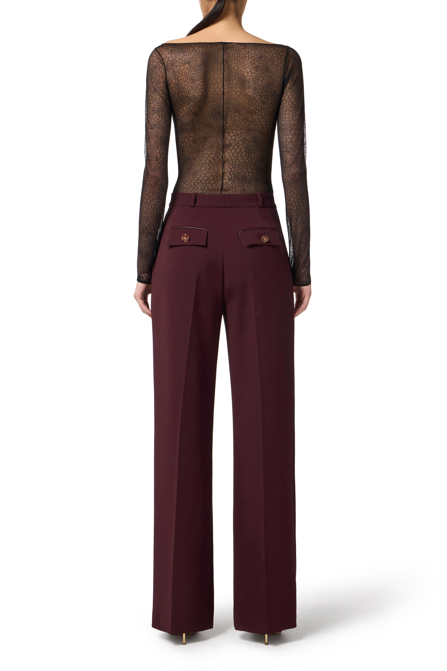 Trousers in lightweight crêpe fabric with darts