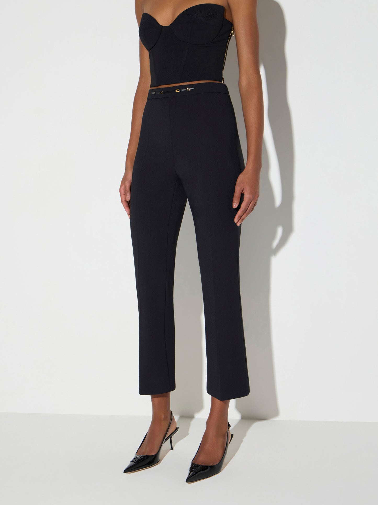 Trousers in strech double-layer crepe fabric