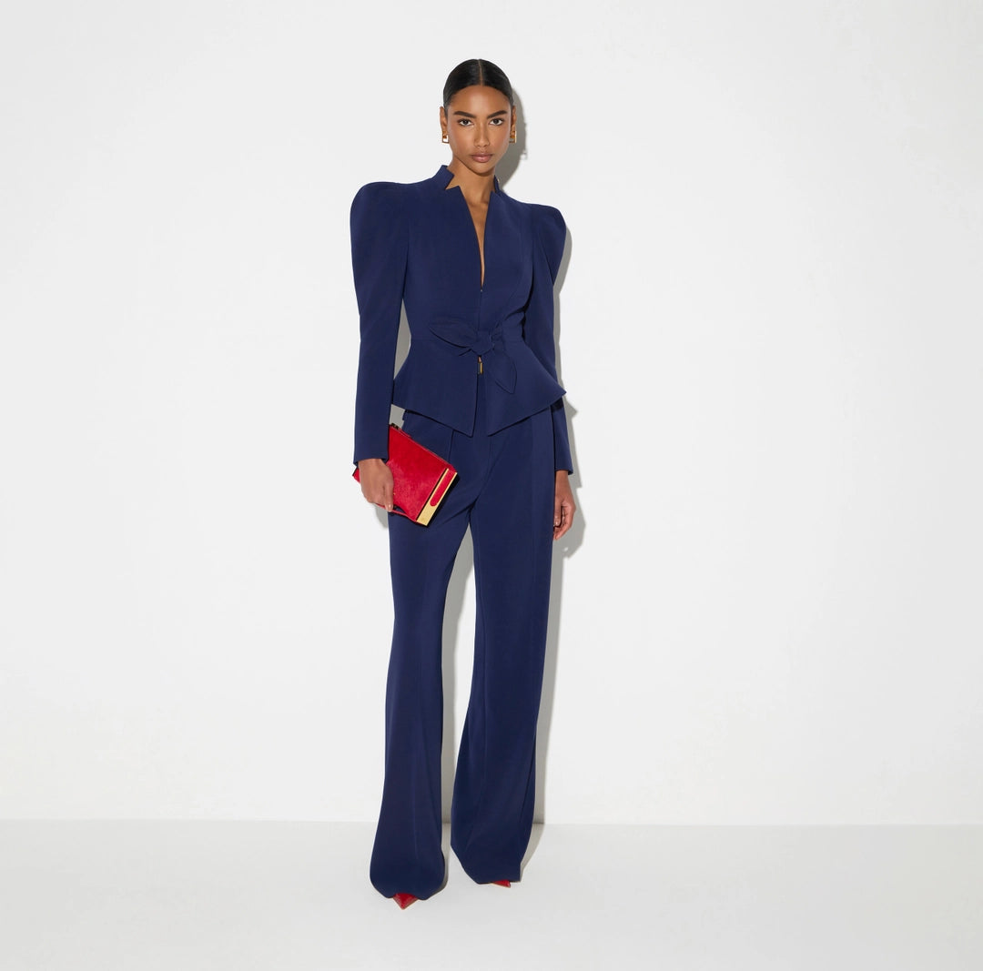 Trousers in lightweight crêpe fabric with belt