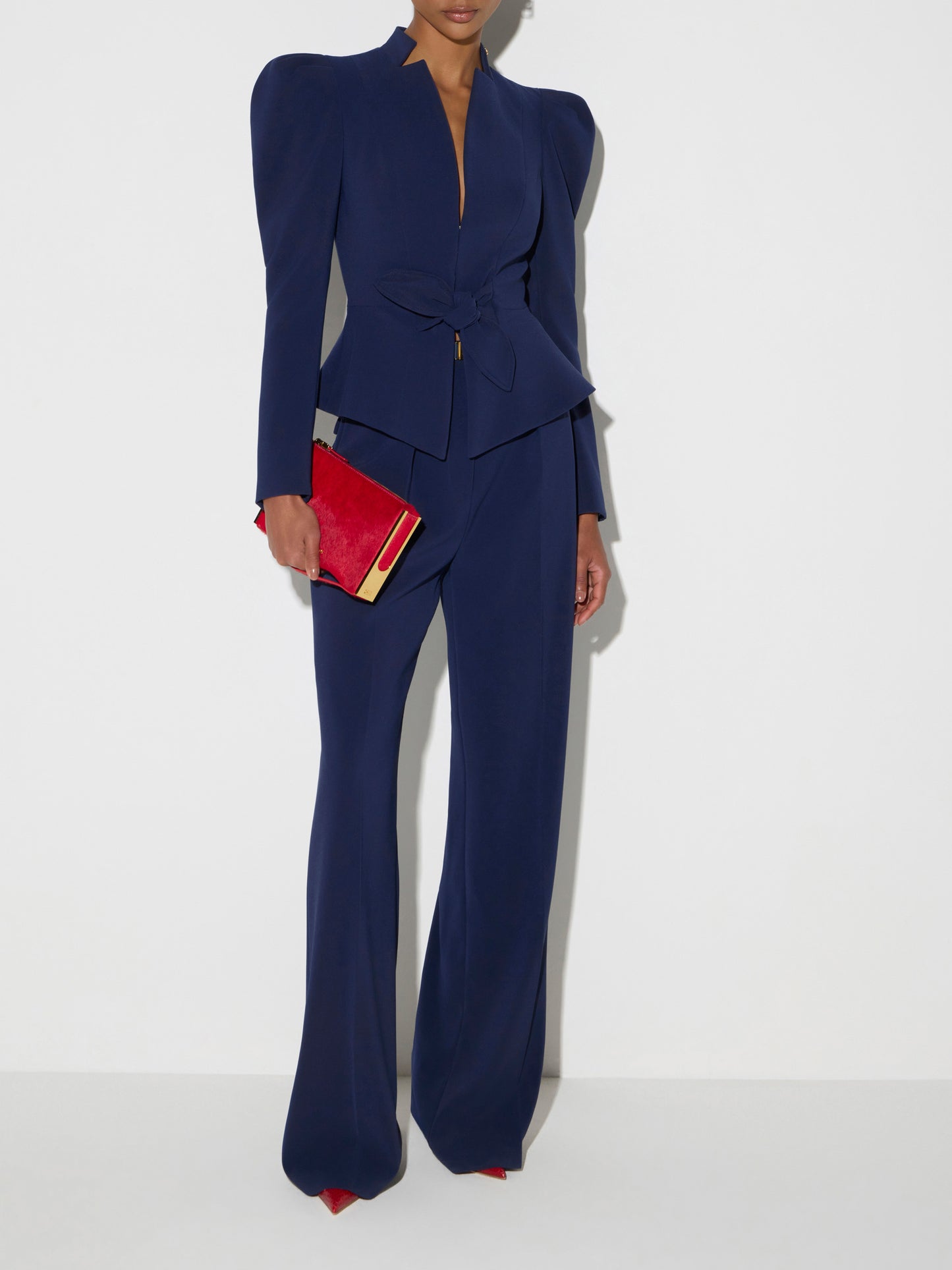 Trousers in lightweight crêpe fabric with belt