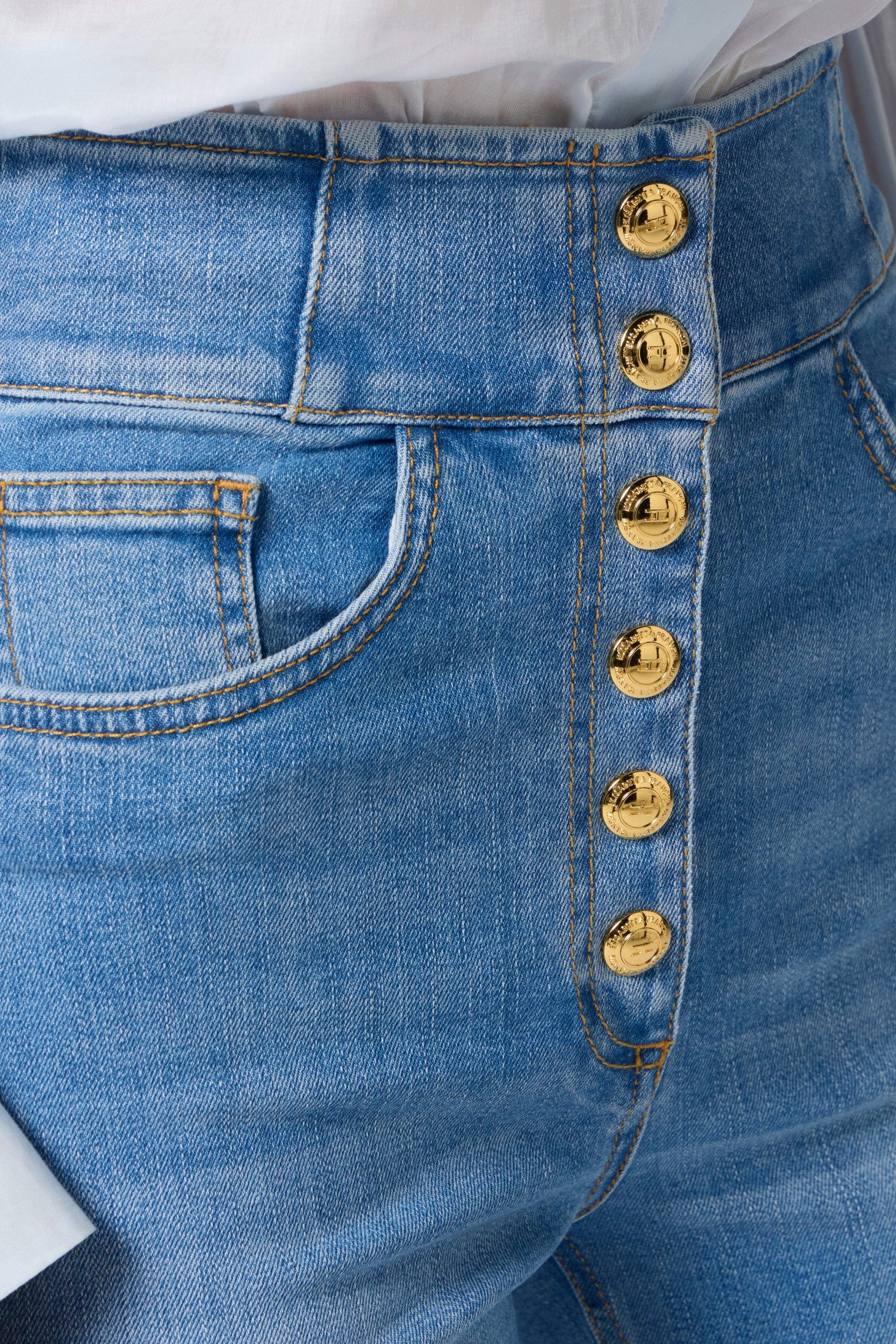 High-waist jeans with logo buttons | LAST PIECE: 27/29/30