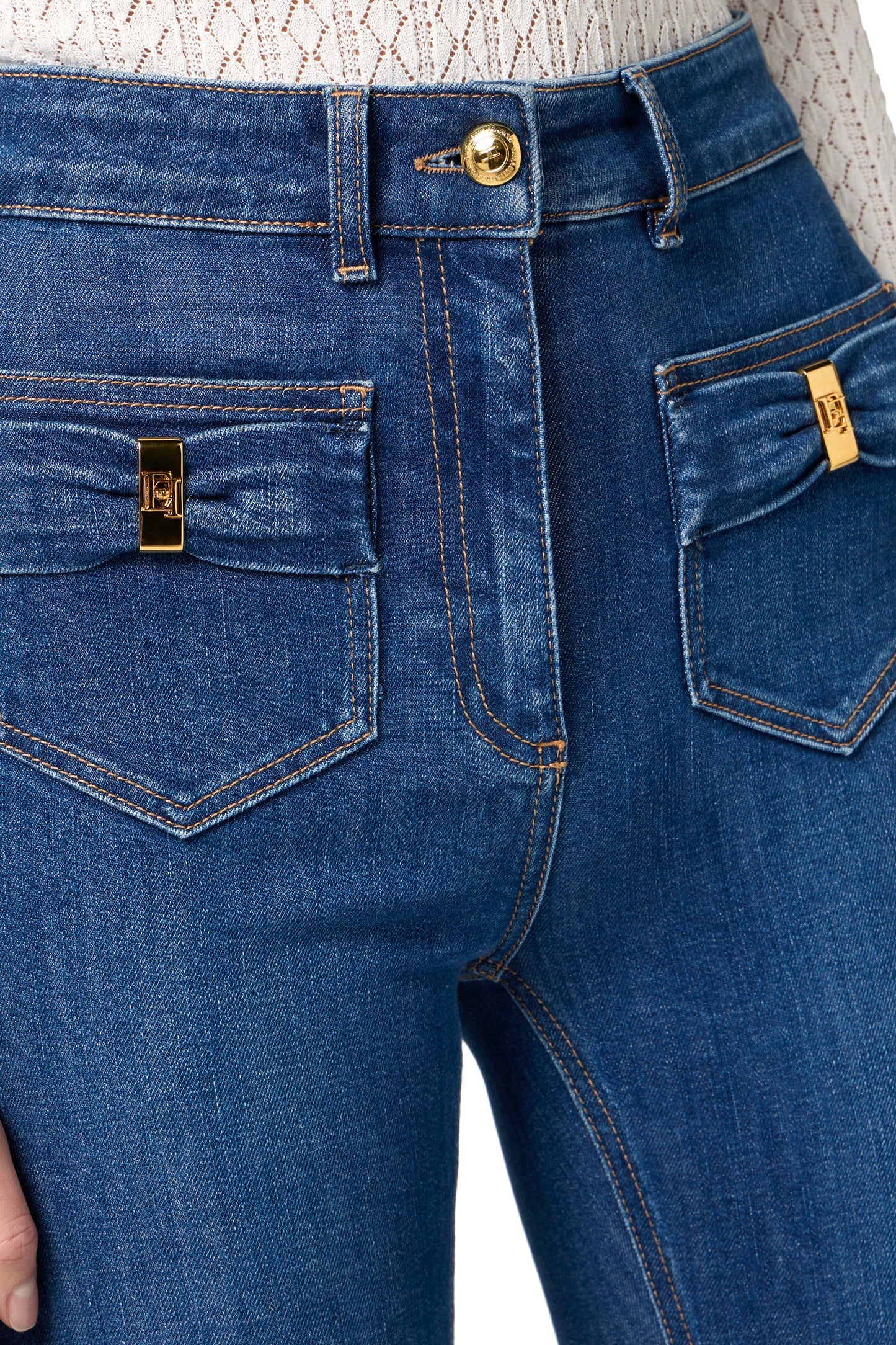 Jeans with small pockets and bow details