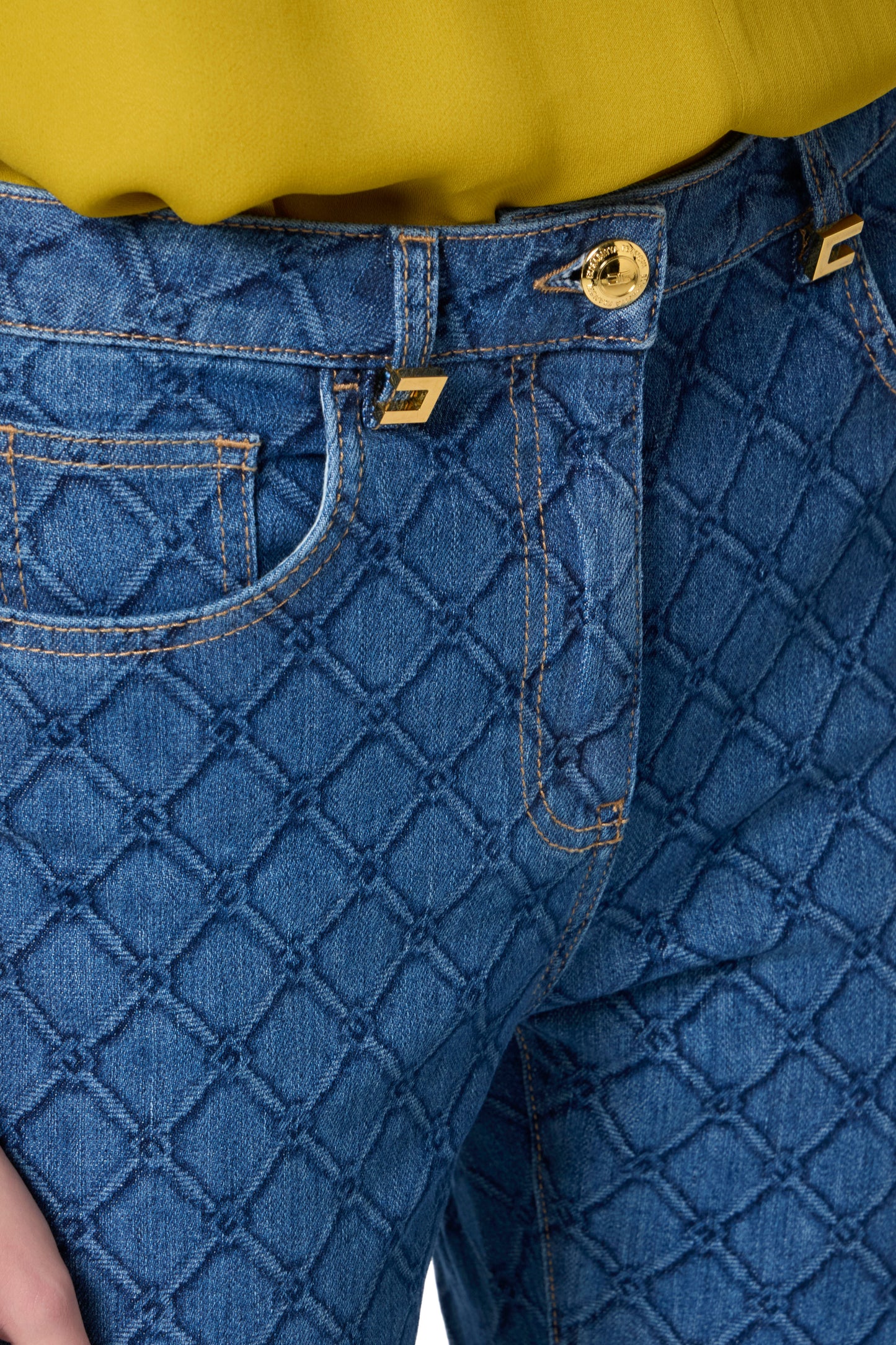 Jeans with all-over diamonds