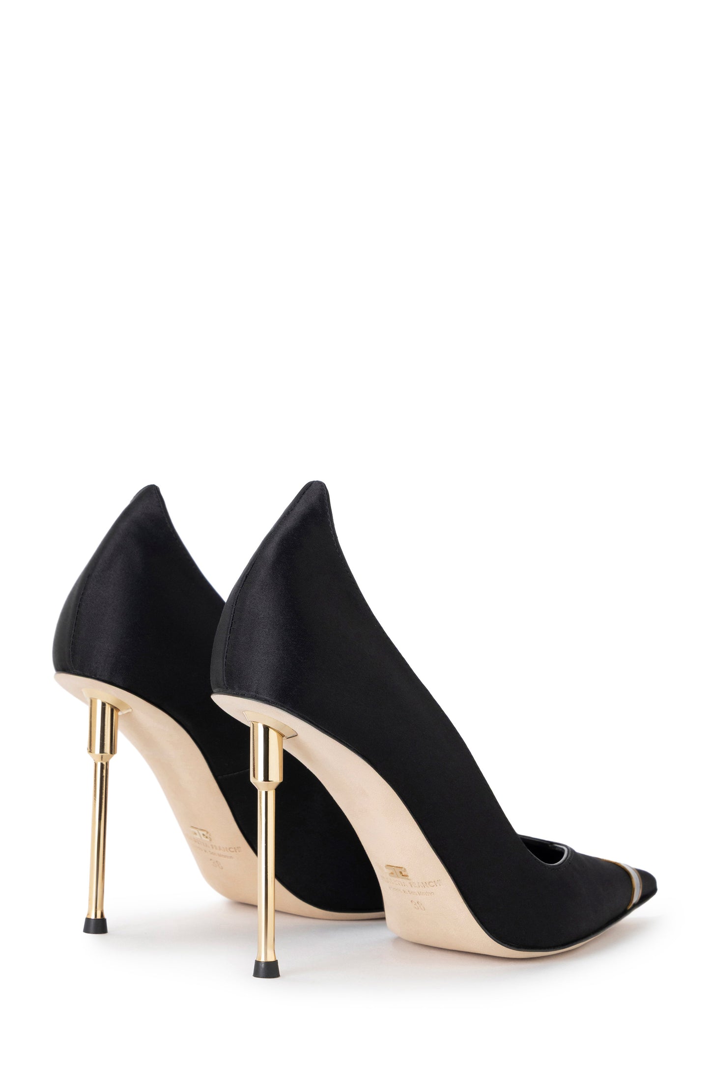 Pumps with sculpted heel