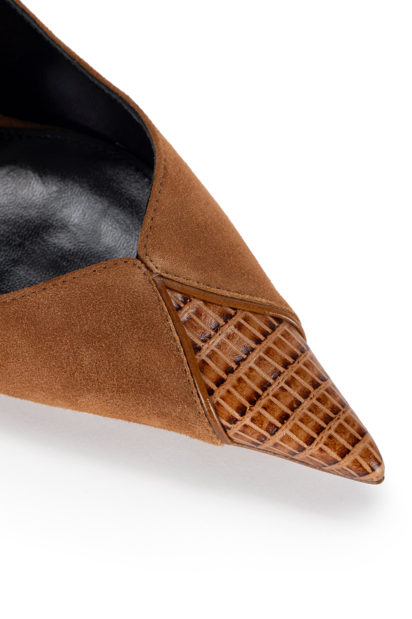 Leather pumps with sculpted heel