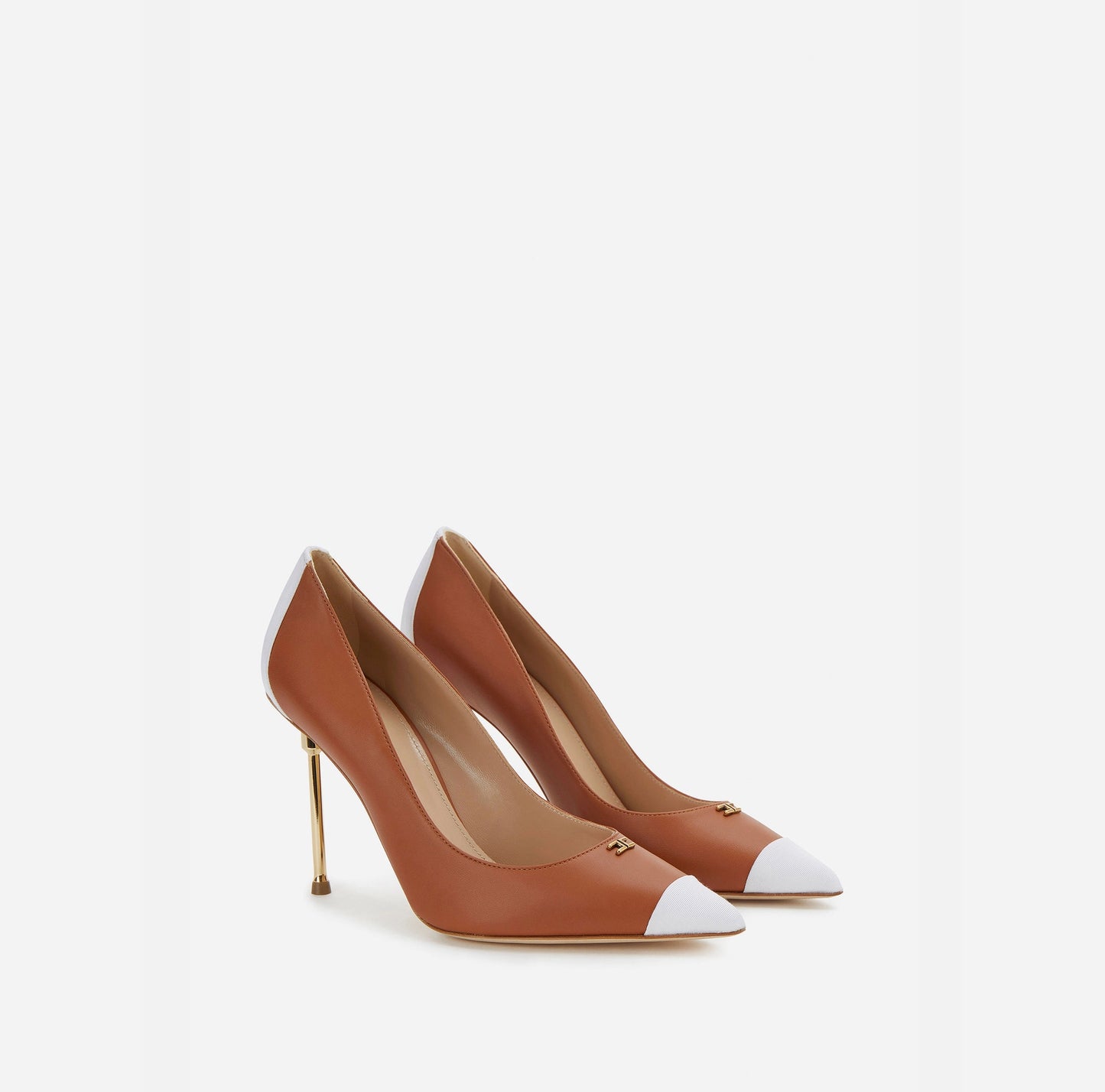 Pumps on gold plating sculptural heel