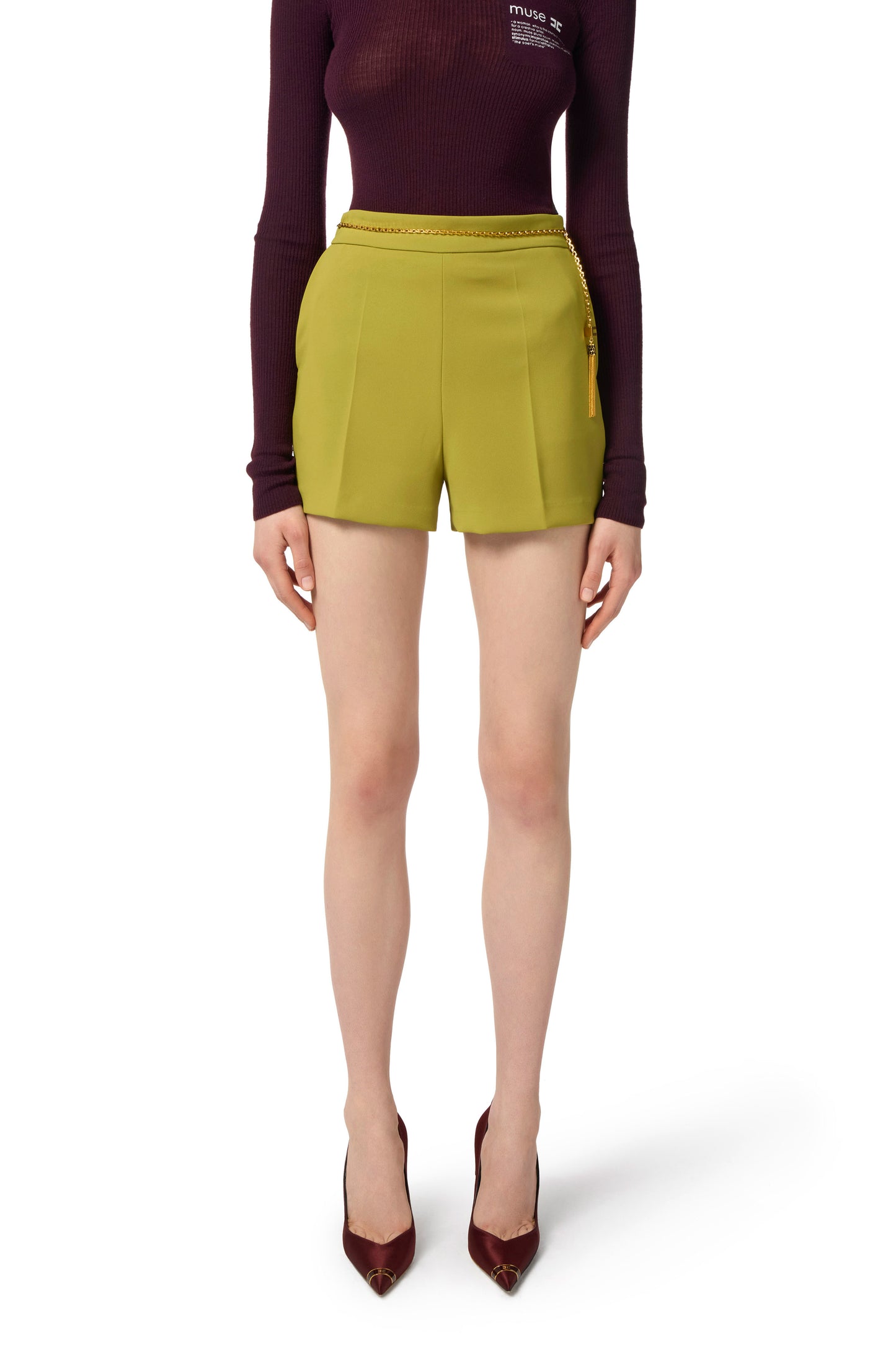Shorts in lightweight crêpe fabric with jewel chain