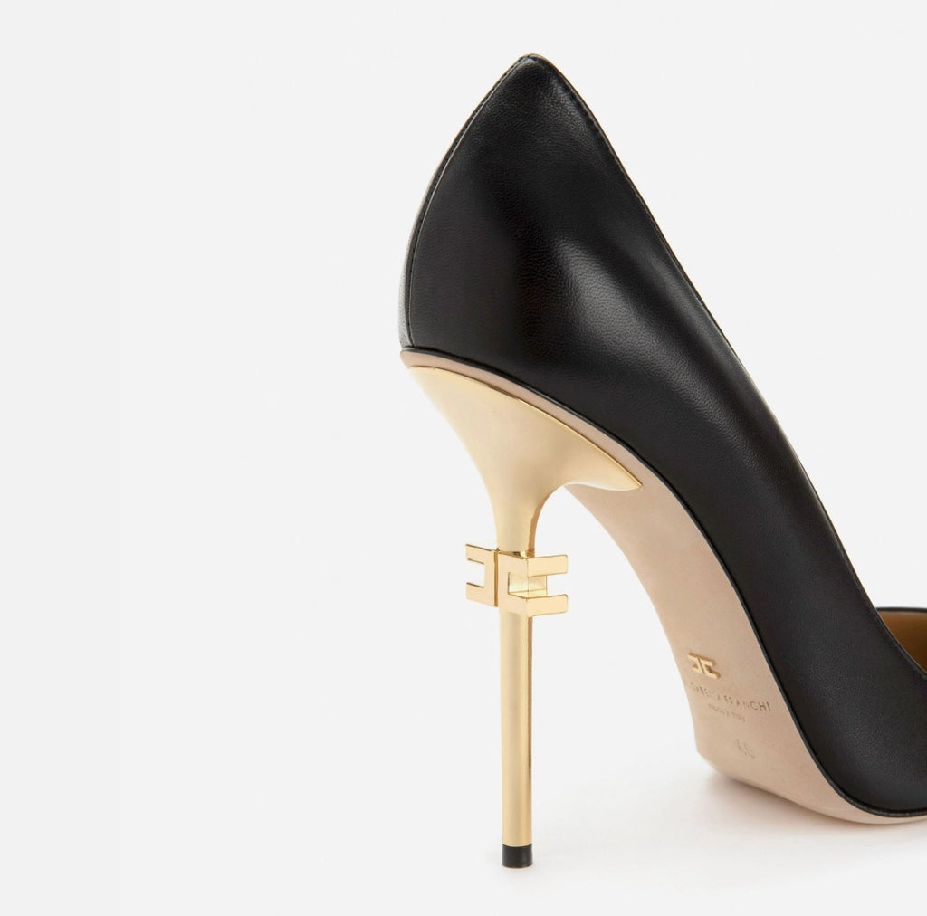 Décolleté With Branded Heel
